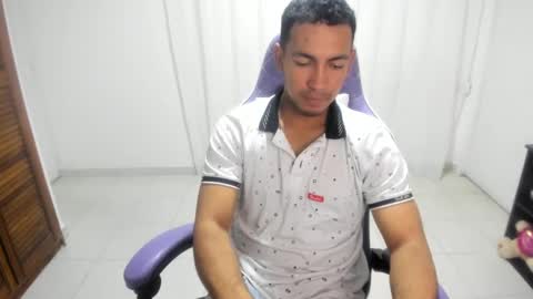 Snapshot of duilber chatting on 10-24-25, 03:08 Duilber online show from 10-24-25, 03:08