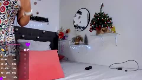 Snapshot of dulccemariaa chatting on 12-05-24, 11:29 Dulce Maria online show from 12-05-24, 11:29