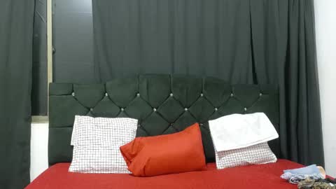 Snapshot of dulce_alexandra chatting on 05-19-26, 12:00 Dulce Alexandra online show from 05-19-26, 12:00