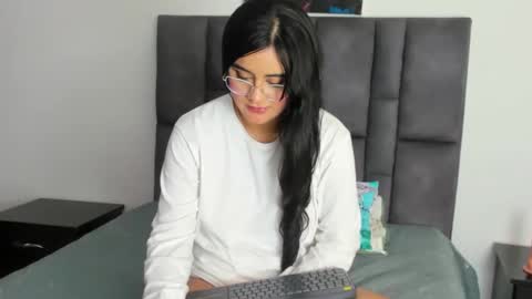 Snapshot of dulce_amg chatting on 02-15-25, 02:44 Dulce amg online show from 02-15-25, 02:44