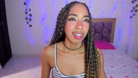 Snapshot of dulce_brown01 chatting on 12-18-25, 04:13 Dulce online show from 12-18-25, 04:13