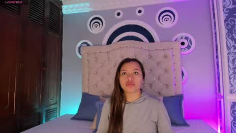 Snapshot of dulce_girls chatting on 07-14-26, 11:38 Dulce online show from 07-14-26, 11:38