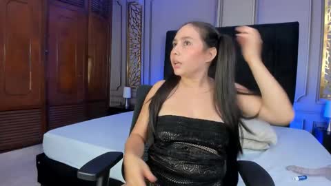 Snapshot of dulce_sweeett chatting on 02-15-26, 07:51 Dulce online show from 02-15-26, 07:51