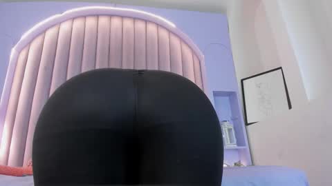 DULCE AURORA online show from 11-29-25, 12:02