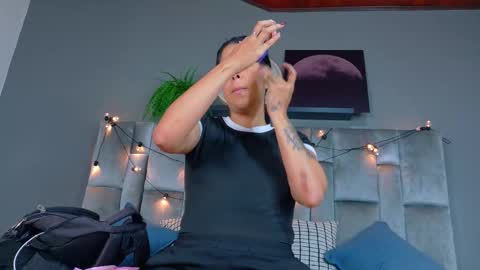 DULCE AURORA online show from 02-18-26, 07:48