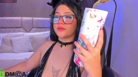 Snapshot of dulcerose01 chatting on 05-01-26, 05:01 Dulce Rose online show from 05-01-26, 05:01