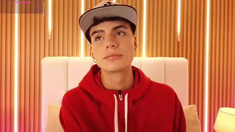 Dulcey online show from 03-19-26, 04:38