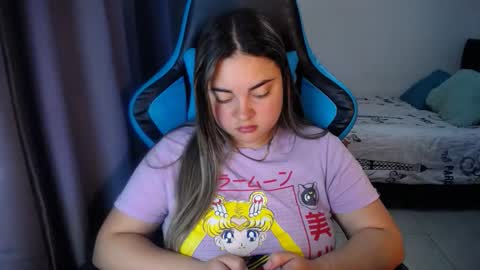 Nicole   online show from 01-30-25, 09:36