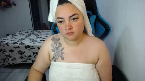 Nicole   online show from 10-12-25, 07:29