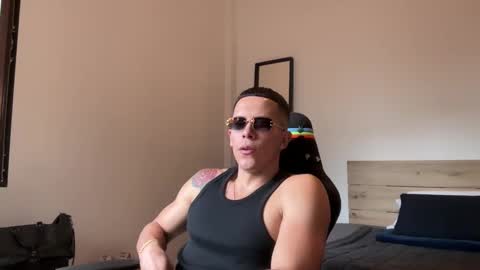 Snapshot of duncancollins chatting on 05-09-26, 12:54 Duncan Collins online show from 05-09-26, 12:54