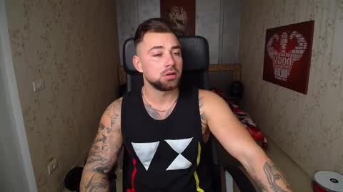 Snapshot of duncanstones chatting on 12-19-24, 02:13 DuncanStone online show from 12-19-24, 02:13