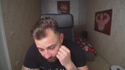 Snapshot of duncanstones chatting on 12-22-24, 03:00 DuncanStone online show from 12-22-24, 03:00