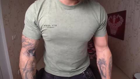 Snapshot of duncanstones chatting on 12-24-24, 10:33 DuncanStone online show from 12-24-24, 10:33