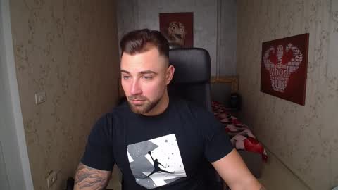 Snapshot of duncanstones chatting on 12-27-24, 11:17 DuncanStone online show from 12-27-24, 11:17