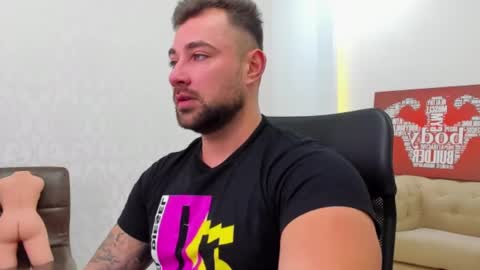 Snapshot of duncanstones chatting on 01-22-25, 05:59 DuncanStone online show from 01-22-25, 05:59