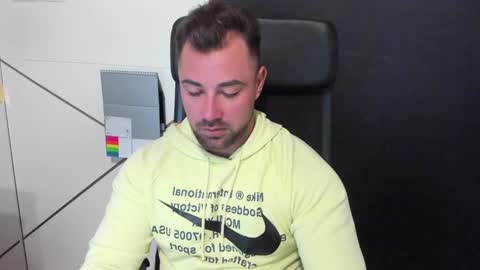 Snapshot of duncanstones chatting on 02-05-25, 04:59 DuncanStone online show from 02-05-25, 04:59