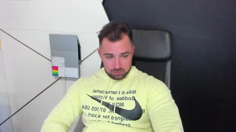 Snapshot of duncanstones chatting on 02-05-25, 08:00 DuncanStone online show from 02-05-25, 08:00