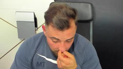 Snapshot of duncanstones chatting on 02-09-25, 11:36 DuncanStone online show from 02-09-25, 11:36