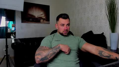 Snapshot of duncanstones chatting on 02-10-25, 10:20 DuncanStone online show from 02-10-25, 10:20