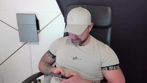 Snapshot of duncanstones chatting on 02-12-25, 02:21 DuncanStone online show from 02-12-25, 02:21