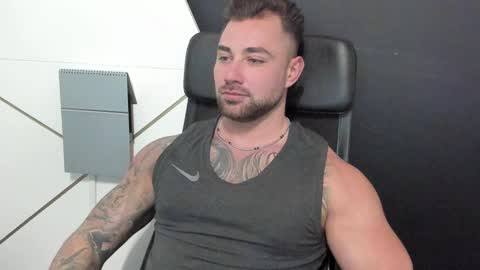 Snapshot of duncanstones chatting on 03-04-25, 02:10 DuncanStone online show from 03-04-25, 02:10