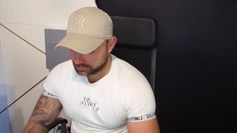 Snapshot of duncanstones chatting on 09-24-25, 05:33 DuncanStone online show from 09-24-25, 05:33