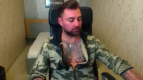 Snapshot of duncanstones chatting on 10-11-25, 04:16 DuncanStone online show from 10-11-25, 04:16