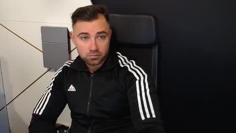 Snapshot of duncanstones chatting on 10-16-25, 05:19 DuncanStone online show from 10-16-25, 05:19