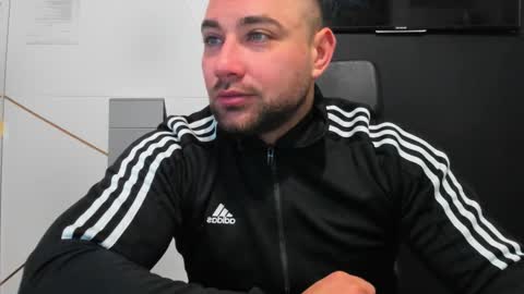 Snapshot of duncanstones chatting on 12-05-25, 04:54 DuncanStone online show from 12-05-25, 04:54