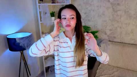 Lanna online show from 11-04-25, 04:06