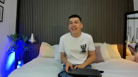 Thomas and Noah online show from 09-11-25, 12:16