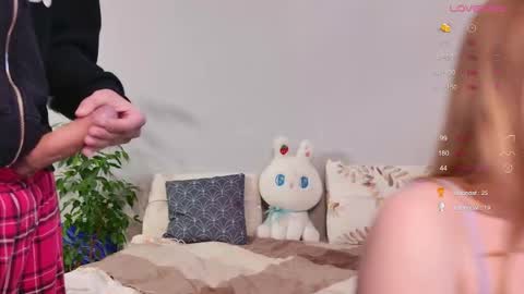 Snapshot of duomoon chatting on 09-25-25, 08:07 SashaAlex online show from 09-25-25, 08:07