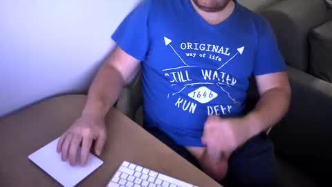 Snapshot of dupf127 chatting on 05-16-26, 11:25 FloFrenchCurv288 online show from 05-16-26, 11:25