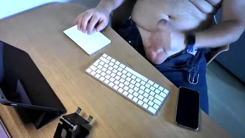 Snapshot of dupf127 chatting on 06-04-26, 12:11 FloFrenchCurv288 online show from 06-04-26, 12:11