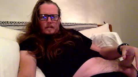 DUSTBORN online show from 10-25-25, 06:54