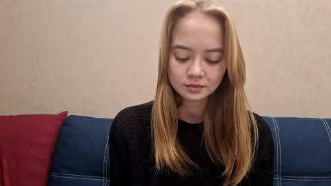 Alisa online show from 10-22-25, 04:07