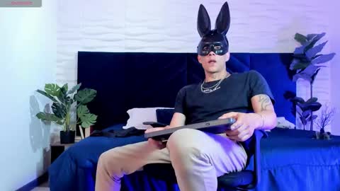 Dustin Sonne online show from 09-23-25, 03:53