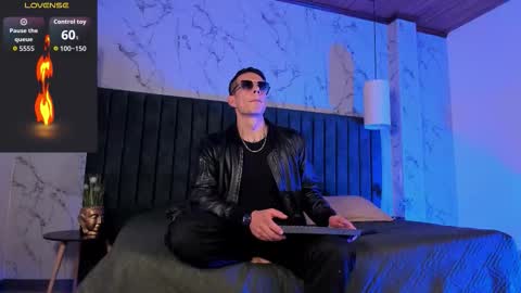 Dustin Sonne online show from 11-04-25, 03:27