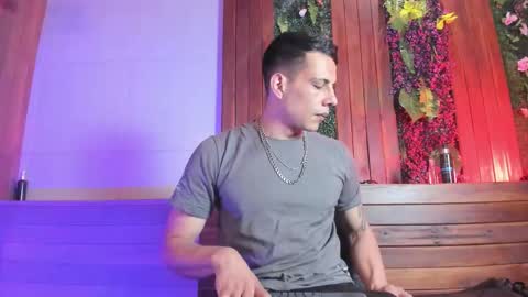 Snapshot of dustin_sonne chatting on 03-18-26, 03:31 Dustin Sonne online show from 03-18-26, 03:31