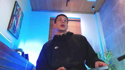 Snapshot of dustin_sonne chatting on 03-23-26, 03:32 Dustin Sonne online show from 03-23-26, 03:32