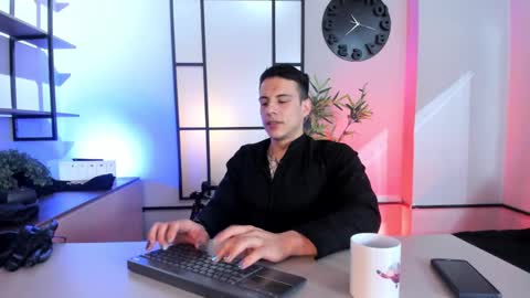 Snapshot of dustin_sonne chatting on 03-25-26, 04:07 Dustin Sonne online show from 03-25-26, 04:07