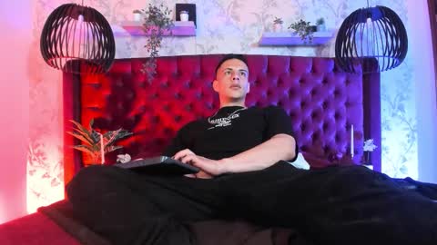 Snapshot of dustin_sonne chatting on 03-27-26, 03:45 Dustin Sonne online show from 03-27-26, 03:45