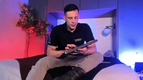 Snapshot of dustin_sonne chatting on 03-31-26, 03:52 Dustin Sonne online show from 03-31-26, 03:52