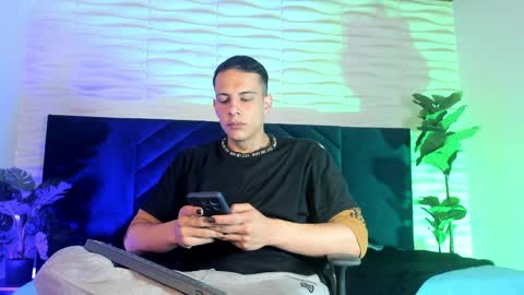 Snapshot of dustin_sonne chatting on 04-02-26, 03:37 Dustin Sonne online show from 04-02-26, 03:37