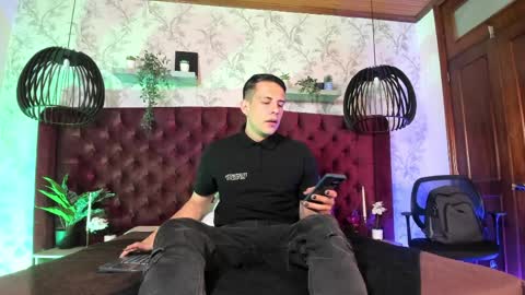 Snapshot of dustin_sonne chatting on 04-05-26, 03:36 Dustin Sonne online show from 04-05-26, 03:36