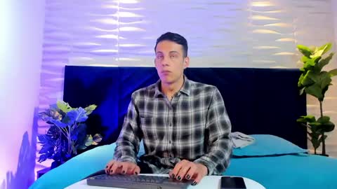 Snapshot of dustin_sonne chatting on 04-12-26, 03:33 Dustin Sonne online show from 04-12-26, 03:33