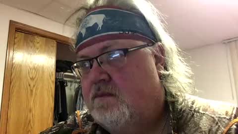 Snapshot of dustyballzer chatting on 12-18-24, 03:33 Dusty online show from 12-18-24, 03:33
