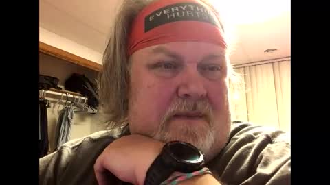 Snapshot of dustyballzer chatting on 12-29-24, 01:02 Dusty online show from 12-29-24, 01:02