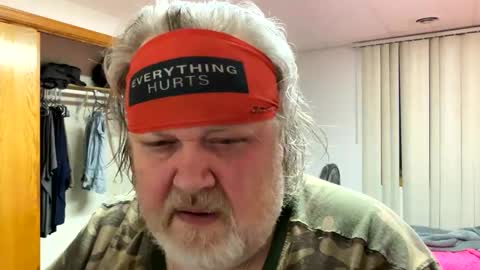 Snapshot of dustyballzer chatting on 01-12-25, 12:28 Dusty online show from 01-12-25, 12:28