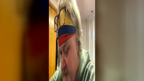 Snapshot of dustyballzer chatting on 06-11-26, 06:50 Dusty online show from 06-11-26, 06:50